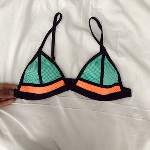 TRIANGL bikini top!